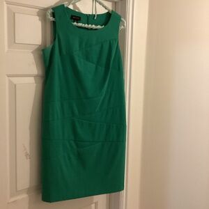 Short green dress (Size 14)